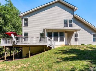 17 Parkside Dr, Jamesburg, NJ