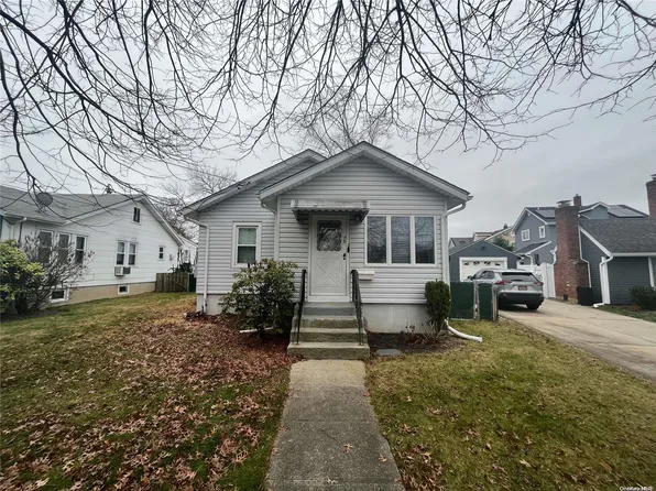 75 Sherman Street, Merrick, NY 11566