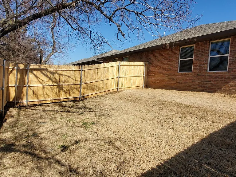 421 Chalk Hill Ct — Photo 10