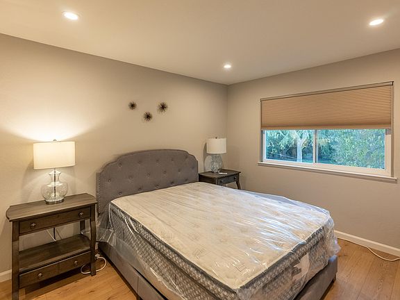 4th image of 538 Hawthorn Ave #3