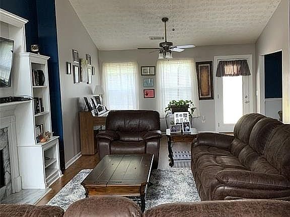 3rd image of 3641 Coveside Ct