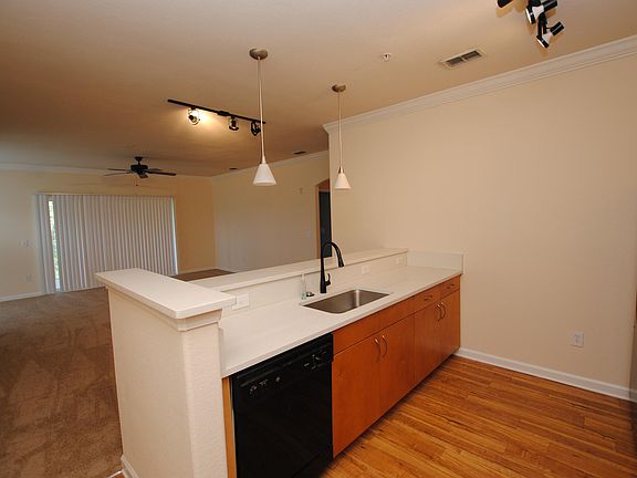 2nd image of 8290 Gate Pkwy W Unit 520