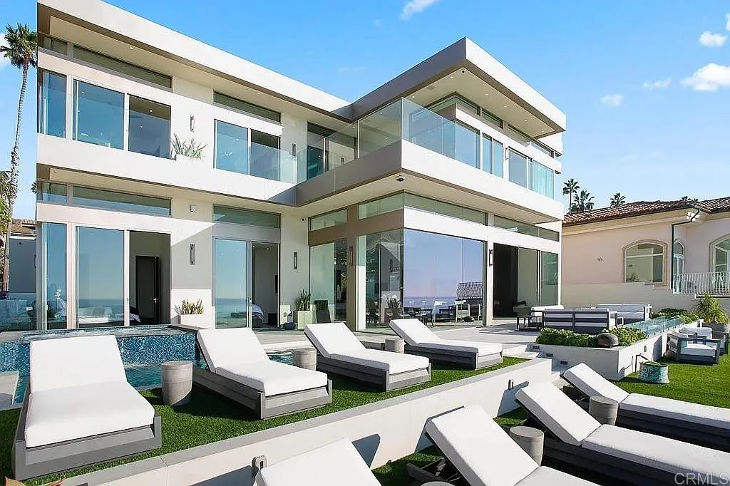 5 bed, 9200 sqft, $85,000 — Photo 2