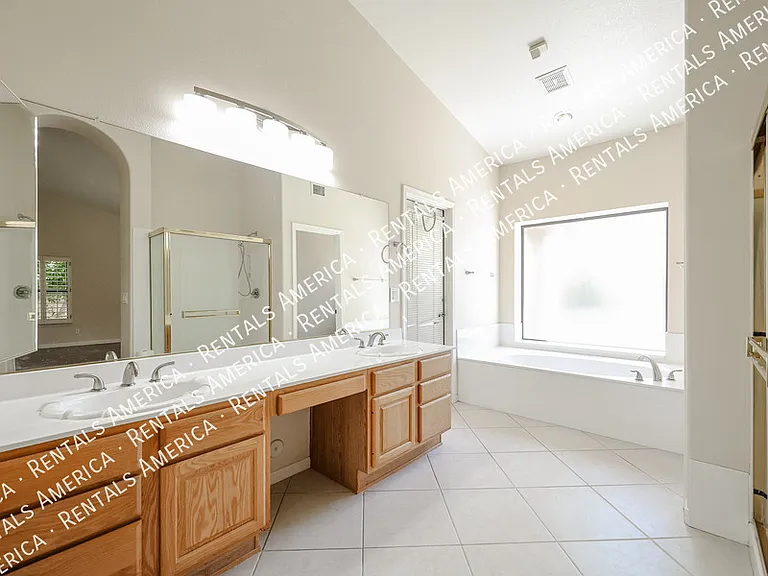 1635 W Wisteria Dr — Photo 30