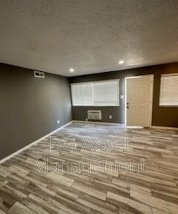 1st image of 2417 Northrop Ave APT 2