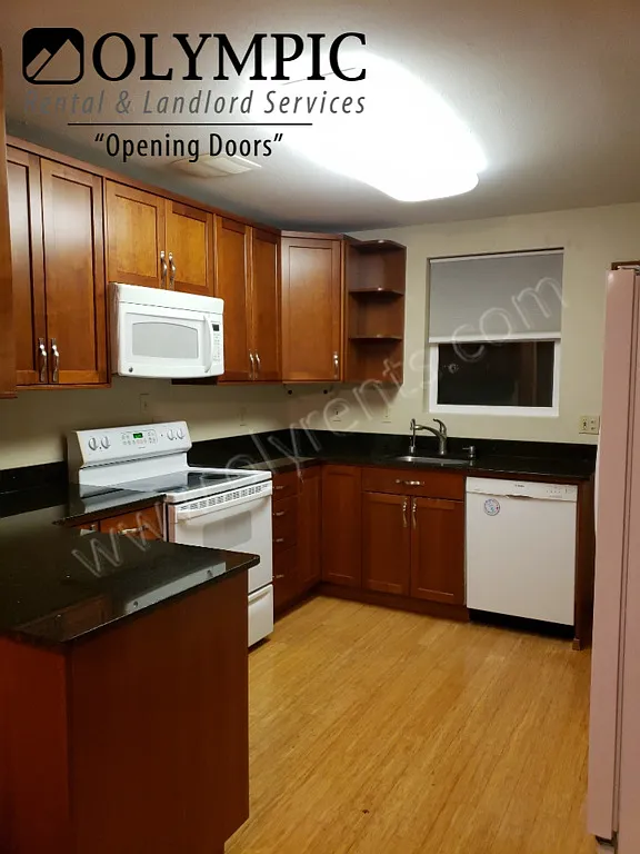 3 Bdrm plus office on Cul-de-sac - Close to Shopping/I-5 Access — Photo 2