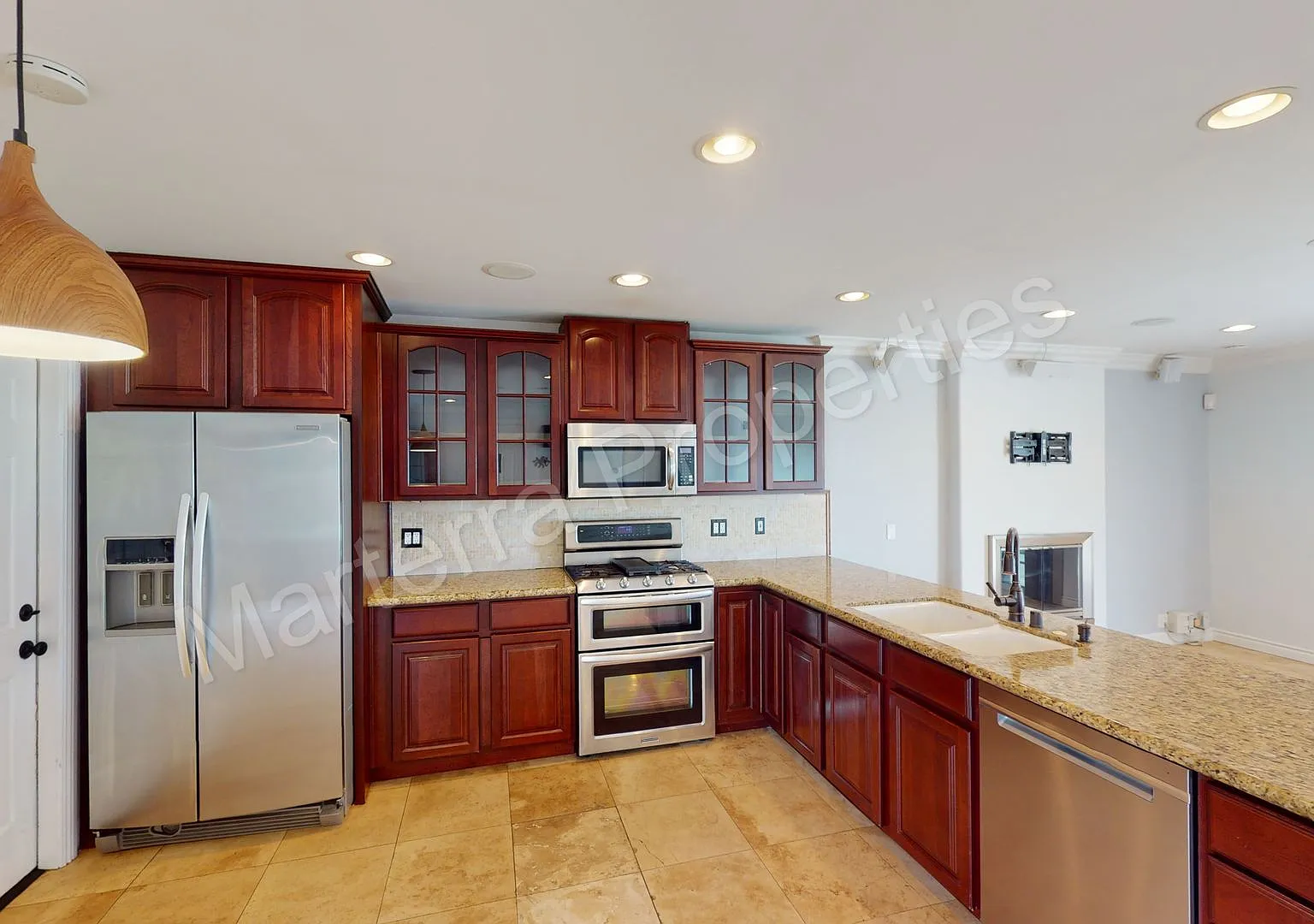 Beautiful 3 Bedroom Home in Huntington Beach — Photo 3