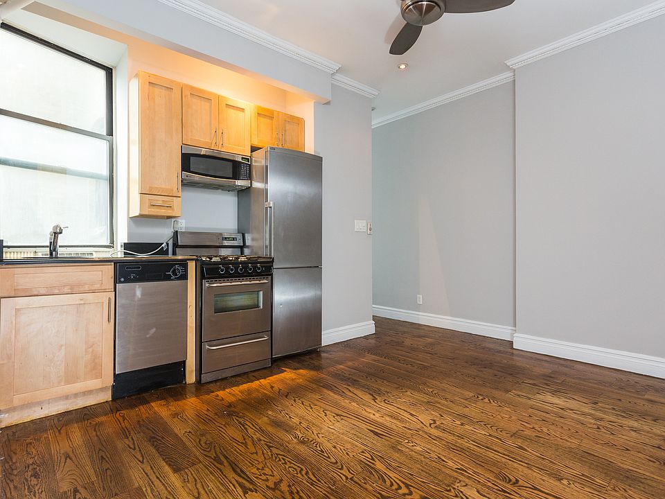 1st image of 20 Prince St APT 2