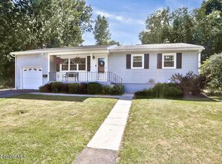 36 Glendale Rd, Latham, NY 12110