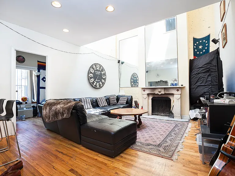 351 E 18th St #1 — Photo 1