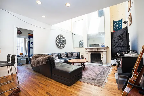 351 E 18th St #1 Photo 1 351 E 18th St #1 Photo 1