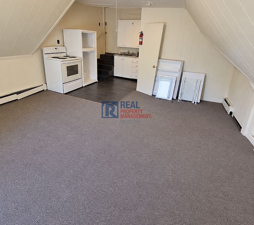 2nd image of 517 Maple St #1