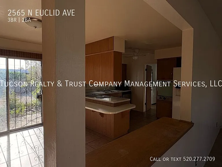 2565 N Euclid Ave — Photo 3