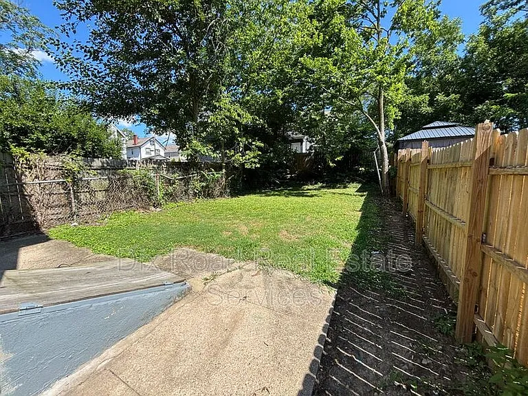 1852 Hewitt Ave #1 — Photo 4