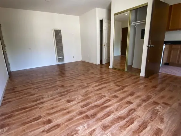 2218 Haste St #8, Berkeley, CA 94704