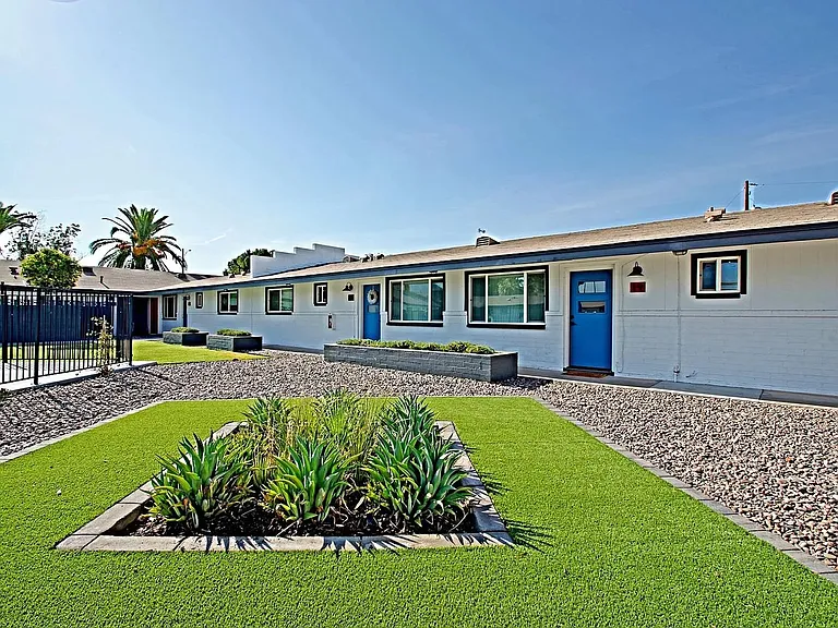 Modern patio home, pet friendly resort living in Arcadia at Urban Falls. — Photo 26