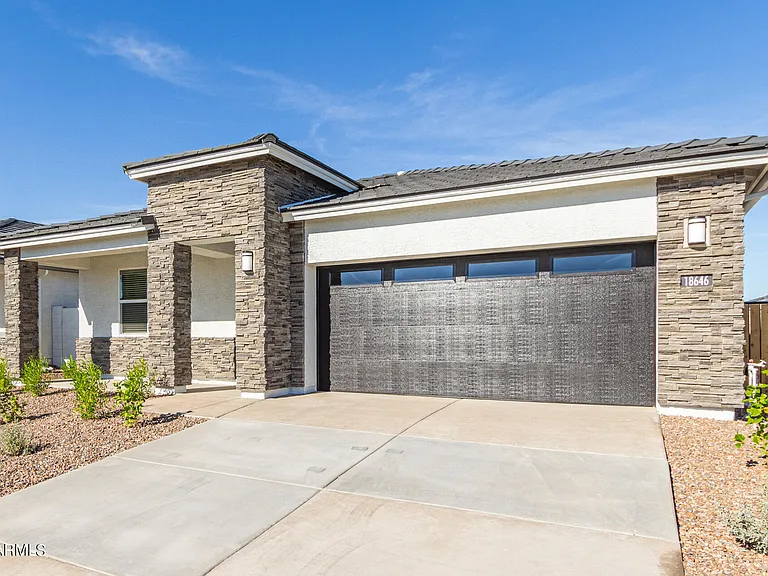 18646 W Buckskin Trl — Photo 6