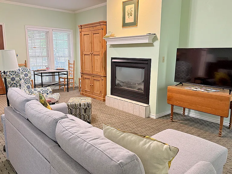 321 W Tonhawa St #1 — Photo 7