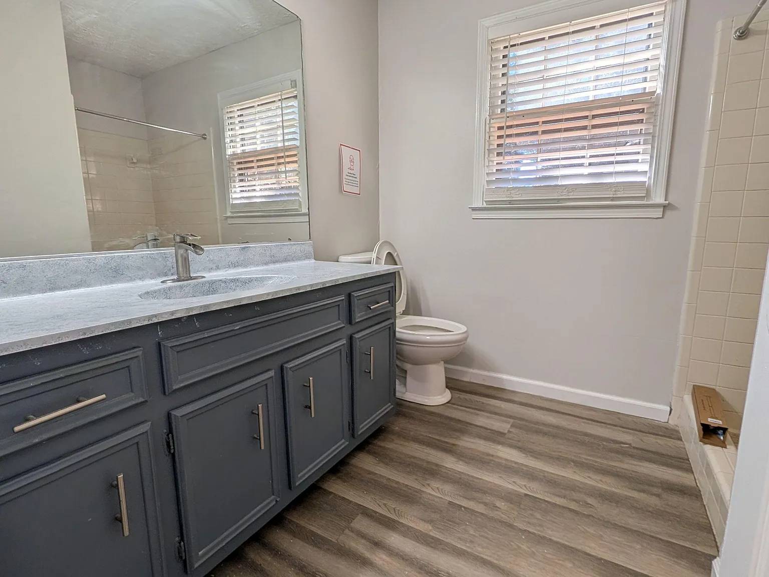 4 bed, 3.0 bath, 5000 sqft, $1,373 — Photo 2