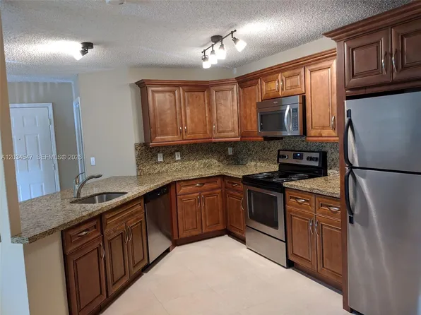 4015 W McNab Rd, Pompano Beach, FL