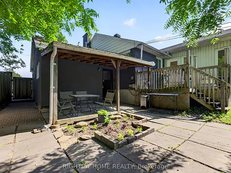 60 Westwood Dr — Photo 22