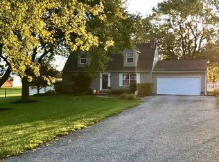 205 S Taylor Rd, Zionsville, IN 46077