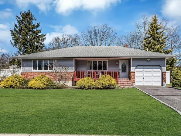 31 Baldwin Street, East Islip, NY 11730