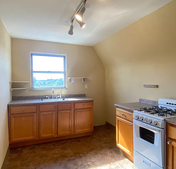 820 Bayridge Ave #3 — Photo 6