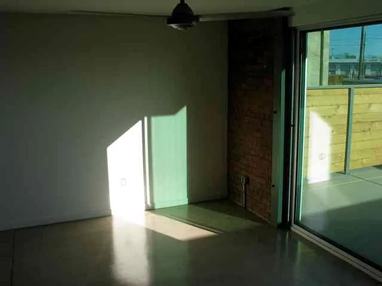 1001 E 17th St #105 — Photo 5