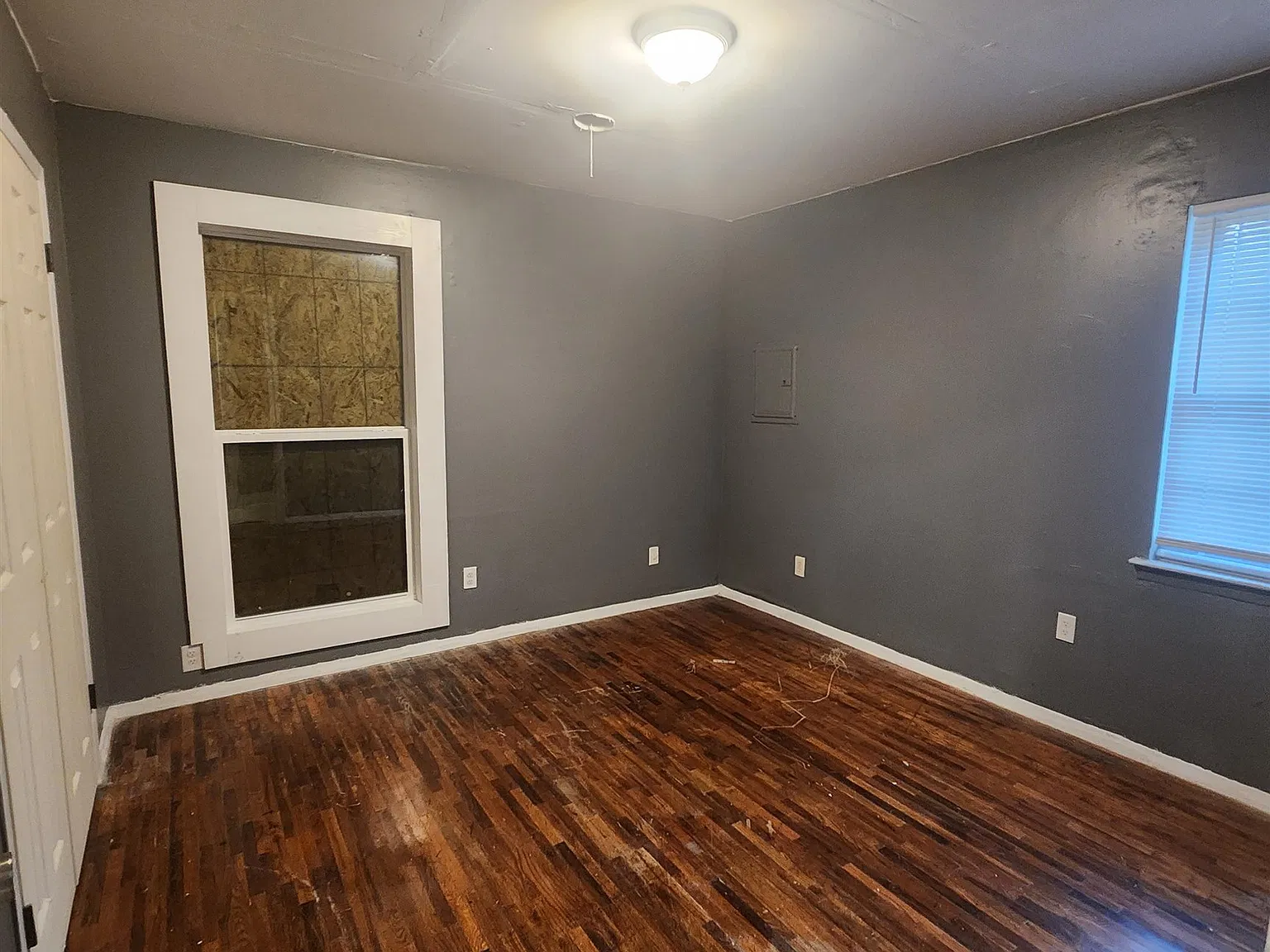 3 bed, 1.0 bath, 1008 sqft, $1,025 — Photo 4