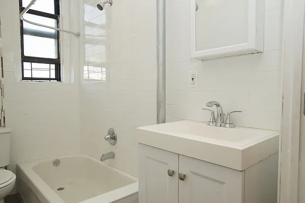 Rented by Norman Raindel, LREB | media 26