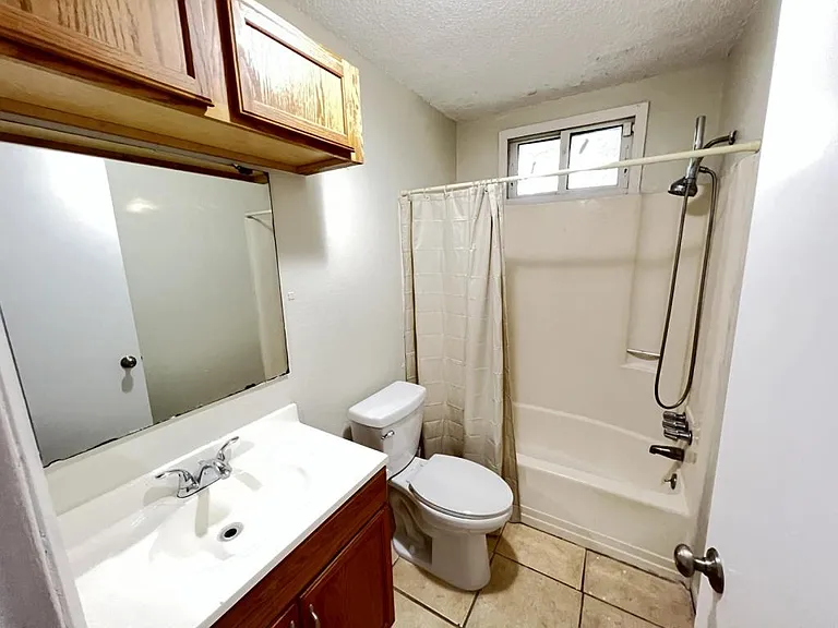 1087 Old South Dr — Photo 8