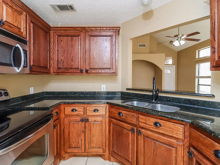 6721 Rhea Ridge Dr — Photo 9