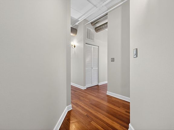 4th image of 920 W Madison St APT B4