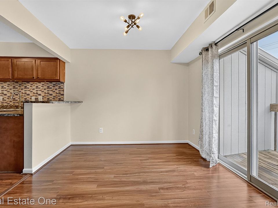 1655 Riverside Dr Apt 12, photo 7