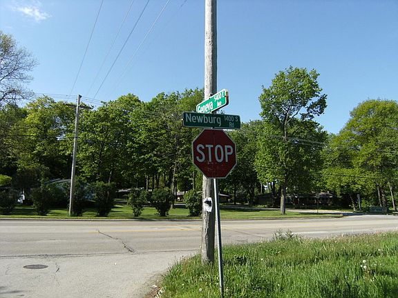 4th image of 1419 Geneva Ave