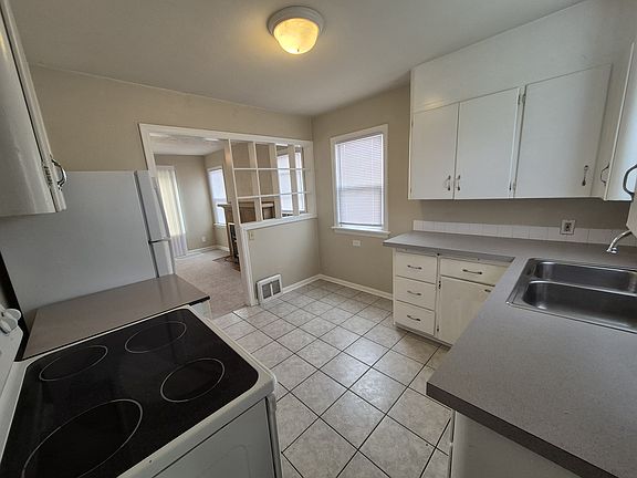 3rd image of 2608 W Walton Ave
