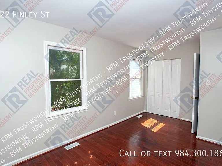 522 Finley St — Photo 13