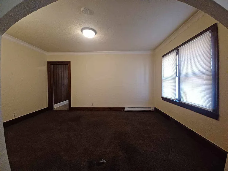 2302 Auburn St — Photo 3