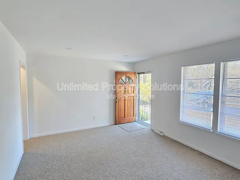 6405 Myrtle Grove Rd — Photo 10