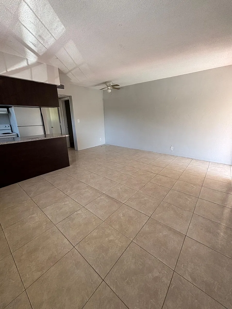Photo 1 of 7 - 834 SW 10th Dr #201 - Pompano Beach, FL Primary Photo - 834 SW 10th Dr #201