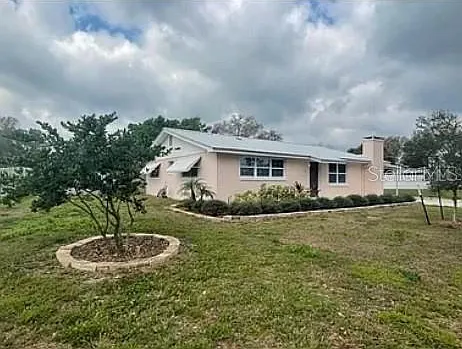 1305 Carr Dr — Photo 2
