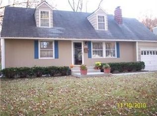 3907 W 68th St, Prairie Village, KS 66208