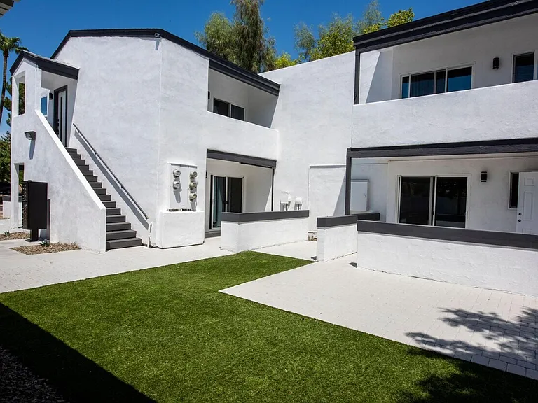 3111 E Clarendon Ave — Photo 19