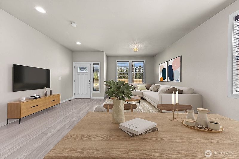 4th image of 2310 Orchard Street W