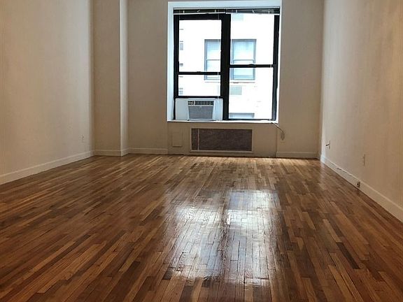 3rd image of 117 W 58th St APT 3B