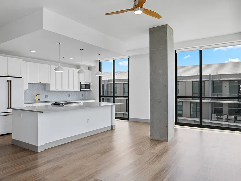 B12 Penthouse