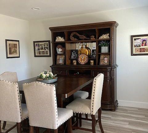 3rd image of 3924 Bainbridge Dr
