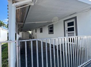 11047 NW 1st St, Miami, FL 33172