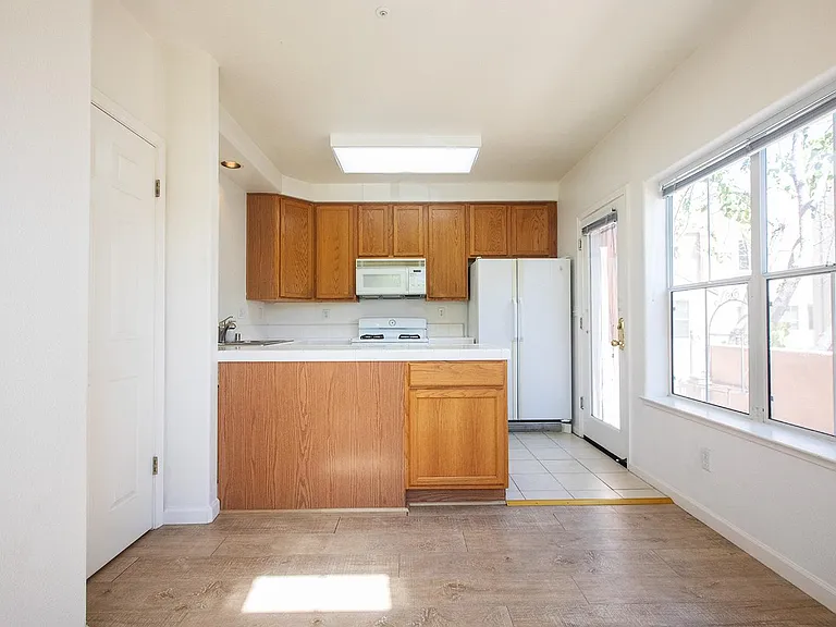 98 Freedom Ln — Photo 4